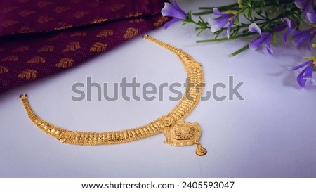 Creative Gold Necklace Chain Jewellery  Photoshoot with Creative Background and Single Flash Photography