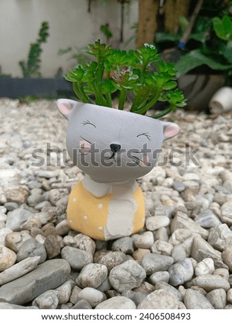 Very cute cat shape pot