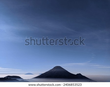 a landscapes panorama with clear skies, beautiful mountains and amazing views