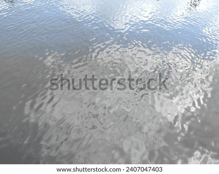 Light hitting the water surface It gives an image of small waves that are gradient, with delicate, beautiful watermarks.
