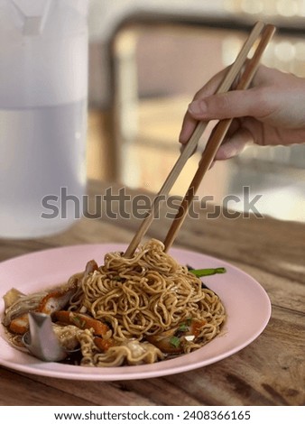 Noodle with red pork, Chinese style