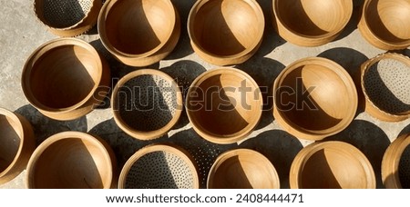Many clay pots are in the process of drying