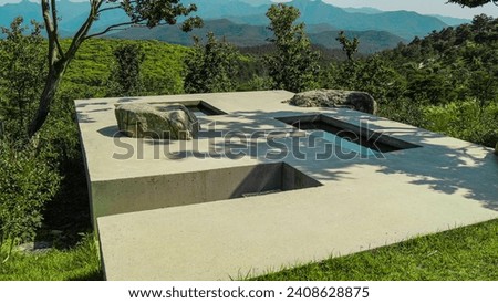 photo of rock design on a platform in the mountain