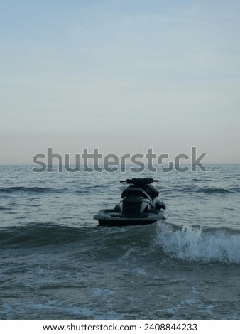 Picture of a small speedboat, Picture of a boat on the coast, Pictures of boats and sea