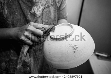 Bowl handcrafted by a ceramic artisan