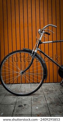 vintage bicycle pic taken in kochi street. beauty of vintage frame .
