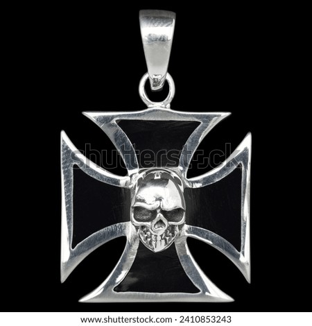 Pendant in the form of a Maltese cross. The symbol of the Templars. Skull. Accessory for rockers, metalheads, punks, goths.
