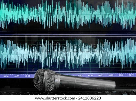 Microphone and monitor with spectrogram of sound recording