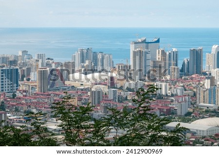 Bird's eye view of the city and sea