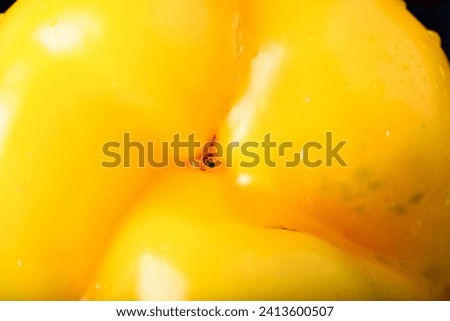 Close-Up 4K Ultra HD Image of Fresh Bell Pepper - Vibrant Culinary Delight