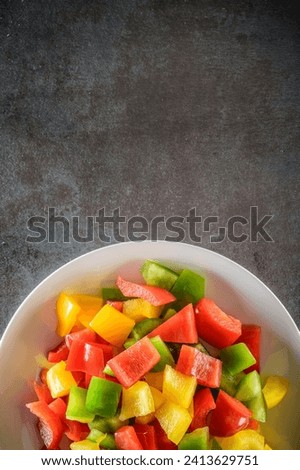 Close-Up 4K Ultra HD Image of Fresh Stir-Fried Bell Pepper with Cherry Tomatoes - Culinary Excellence