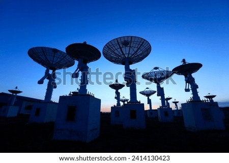 The observatory in the evening,The silhouette of a radio telescope