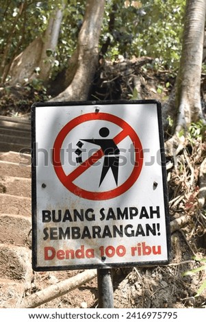warning sign not to litter
