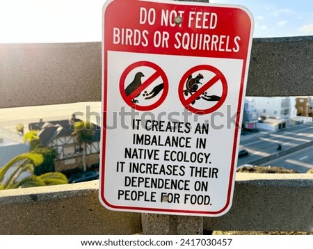 Do not feed the wildlife sign