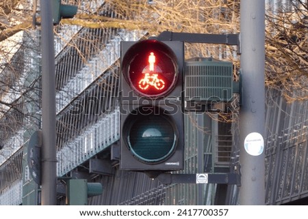 traffic light in hamburg germany 13.1.24