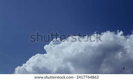 Blue sky photo Canon grain