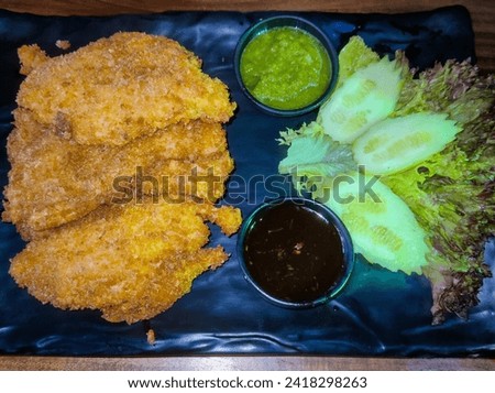 selective focus picture of chicken katsu 