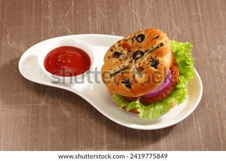 Veg Pizza Burger Or Pizza Aloo Tikki Burger, Indian Snack