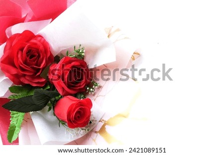 romantic love and Valentine's day background with beautiful Red roses flower bouquet
leaning against the cement wall. Valentines day concept Side view, copy space for text