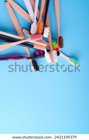 In this photo of a toothbrush, the impression of cleanliness and comfort shines through clearly. 