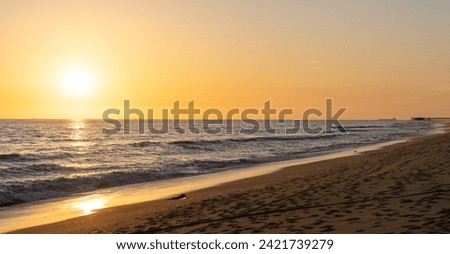 Idilic sunset in Balboa beach, California 6