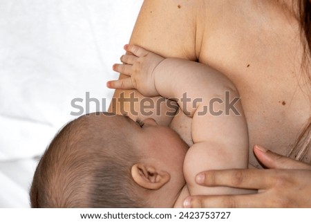 skin to skin during breastfeeding
