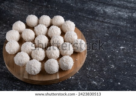 sweet, gourmet, white, bonbon, candy, coconut, dessert, coco, isolated, tasty, ball, delicious, cream, confectionery, editorial, taste, gift, almond, snack, food, company, eat, sugar, homemade
