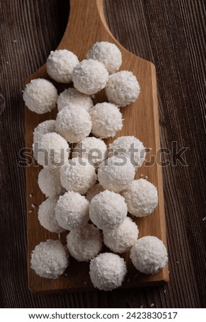 sweet, candy coconut, candy, white, ball, tasty, coconut, delicious, cream, isolated, confectionery, dessert, editorial, taste, coco, gift, snack, bonbon, food, eat, texture, assortment