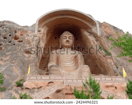 Photographing the huge Buddha statue in Sumeru Mount Grottoes while traveling in Ningxia, China