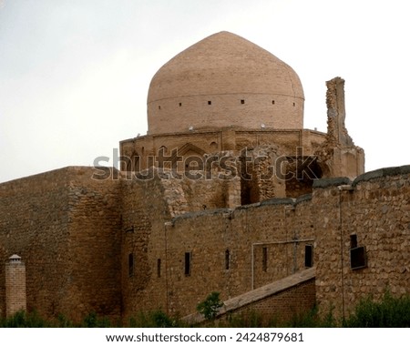 Pictures of some historical domed buildings (Soltaniye Dome and the buildings next to it in Iran) ✅