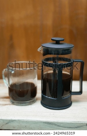 make coffee with the French Press