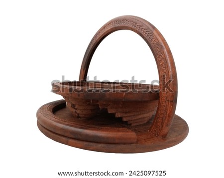 This wooden tray features a round design with a convenient foldable handle for easy carrying.The tray is perfect for serving dry fruits or other small treats.It comes with 3 leaf shaped foldable cups