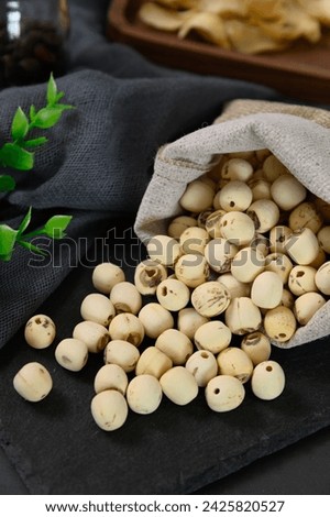 Beautiful images of lotus seeds, close-up pictures of lotus seeds, high quality images 