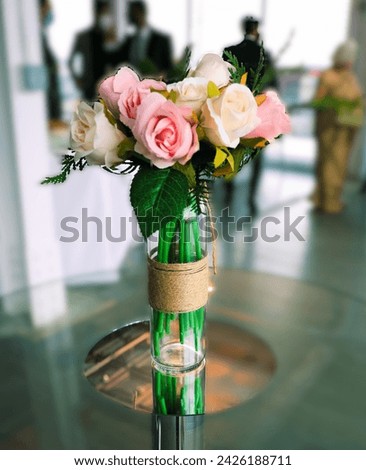 centerpiece for wedding, elegant and simple centerpiece with flowers 