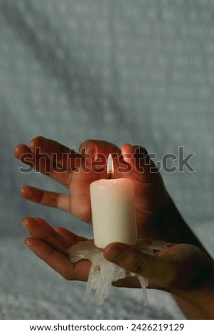 This is a beautiful picture of a candle