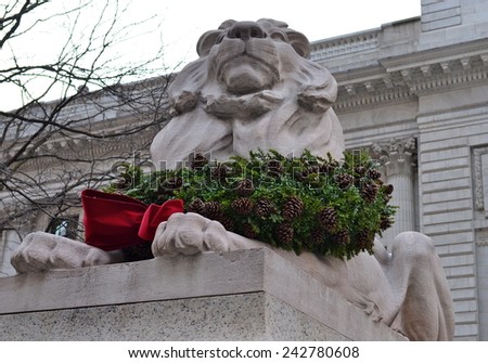 Stone lion at entrance to the New York City Library, NYC, USA
