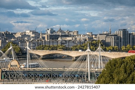London city sights of Thames