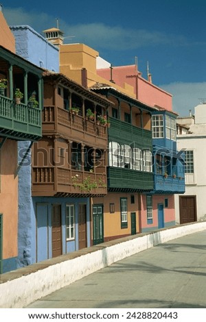 Painted houses with overhanging wooden balconies in santa cruz de la palma, on la palma, canary islands, spain, europe
