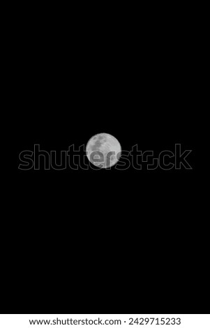 Picture of a full moon