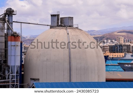 Photo Picture of an Industrial Building in the Port