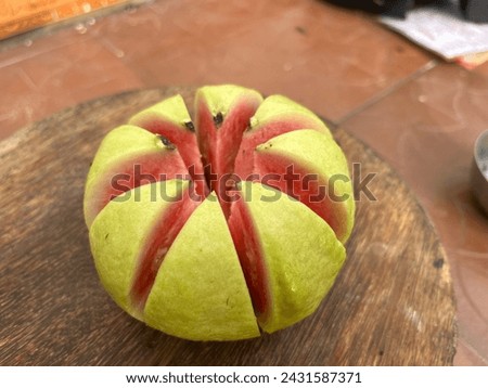 Close up picture of guava fruit.
