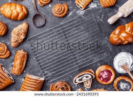 pastry isolated close up picture in beckery mirror and presentation