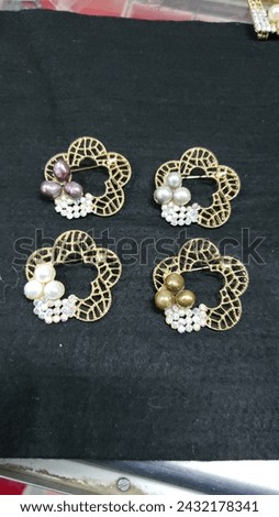 pearl brooches looks beautiful and unique