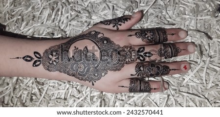 Beautiful henna design for hands