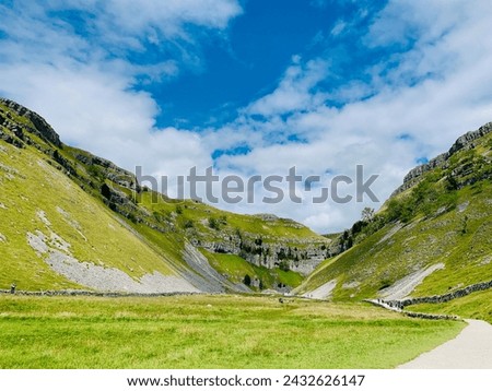 Yorkshire Dales Rocky Valley Landscape