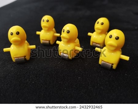 Little ducks toys for children 