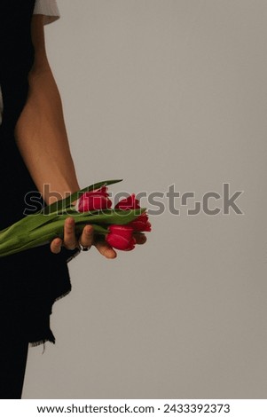beautiful hand picture with beautiful flowers