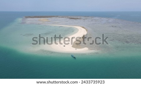 BEAUTIFUL BEACH SAND LANDSCAPE VIEW