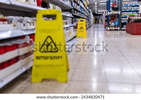 Stand for risk of slipping on slippery floors