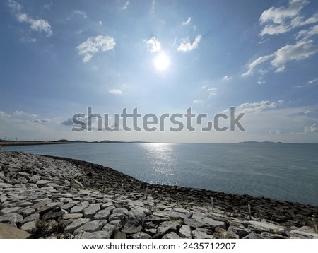 A picture of the quiet scenery of the West Sea in a clear summer